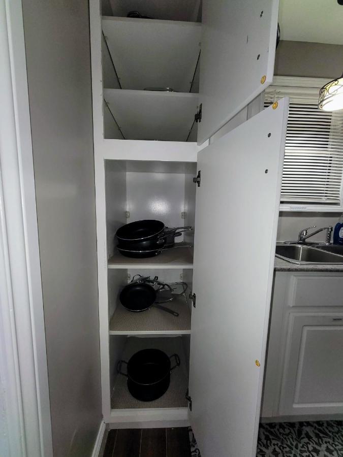 Apartment With Brand New Furniture And Large Parking Уэст-Сенека Экстерьер фото