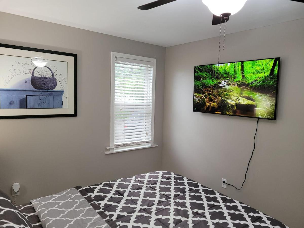 Apartment With Brand New Furniture And Large Parking Уэст-Сенека Экстерьер фото