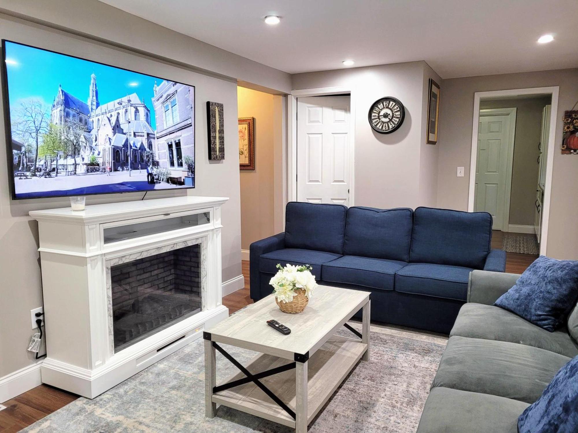 Apartment With Brand New Furniture And Large Parking Уэст-Сенека Экстерьер фото